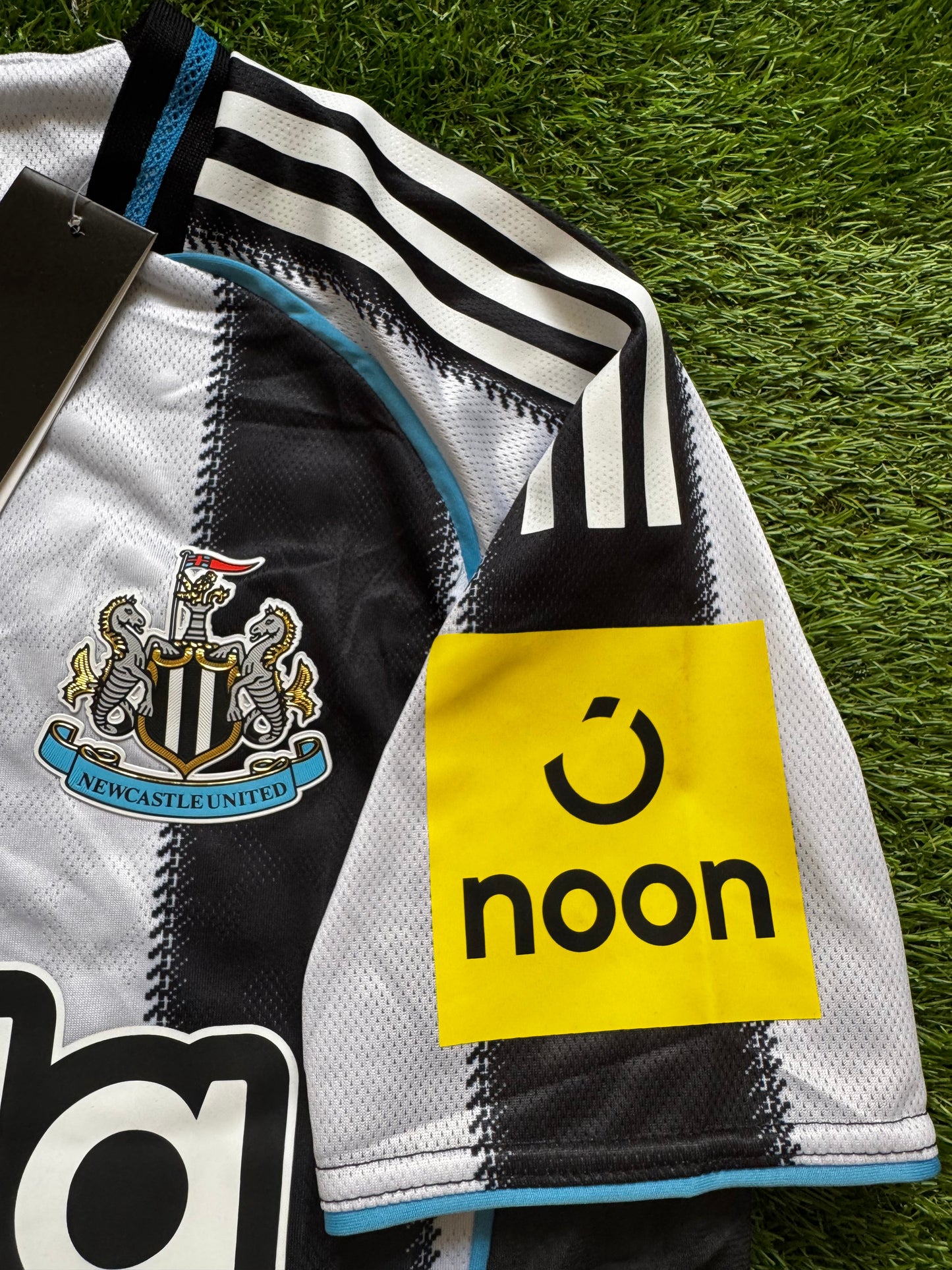 🖤🤍 Newcastle United Jersey 2026 – Livraison Gratuite