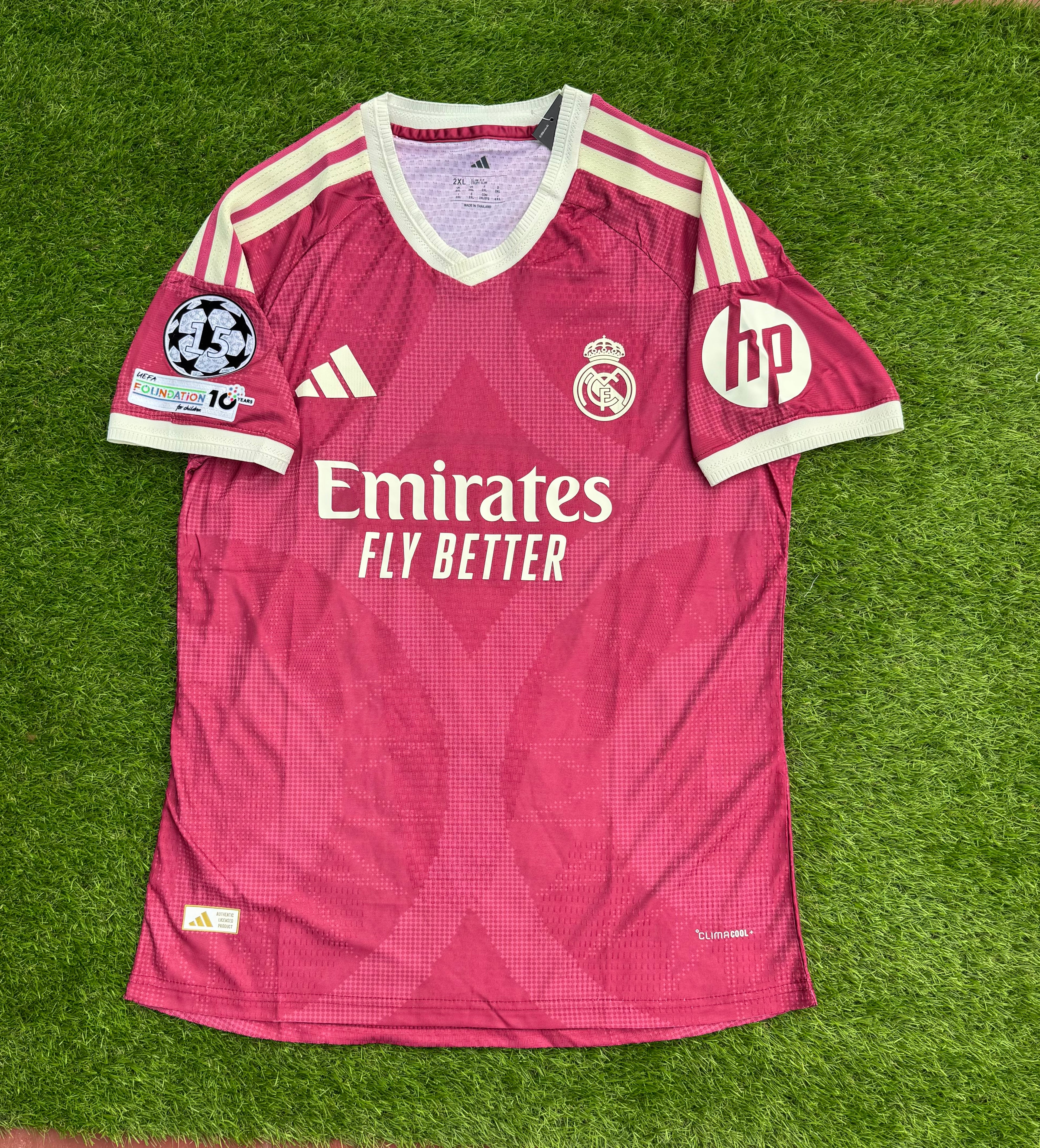 LES MAILLOTS REAL SAISON 26-27