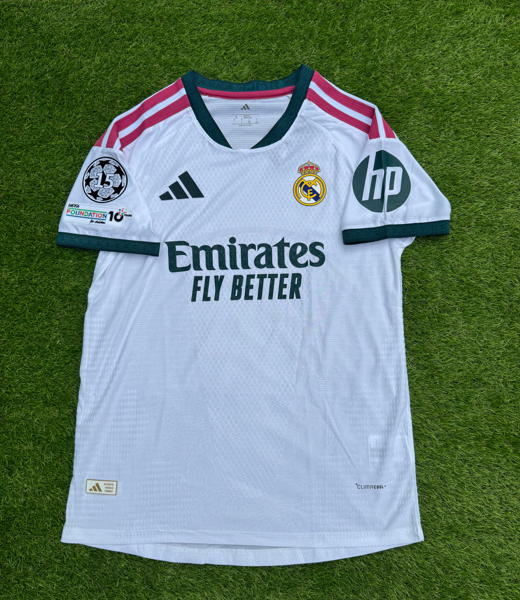 LES MAILLOTS REAL SAISON 26-27